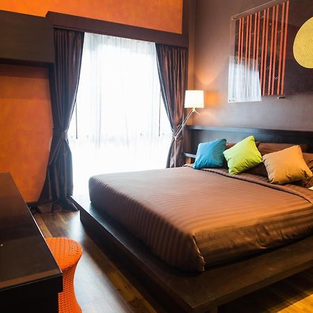 Third Rock Hostel Бангкок Екстер'єр фото