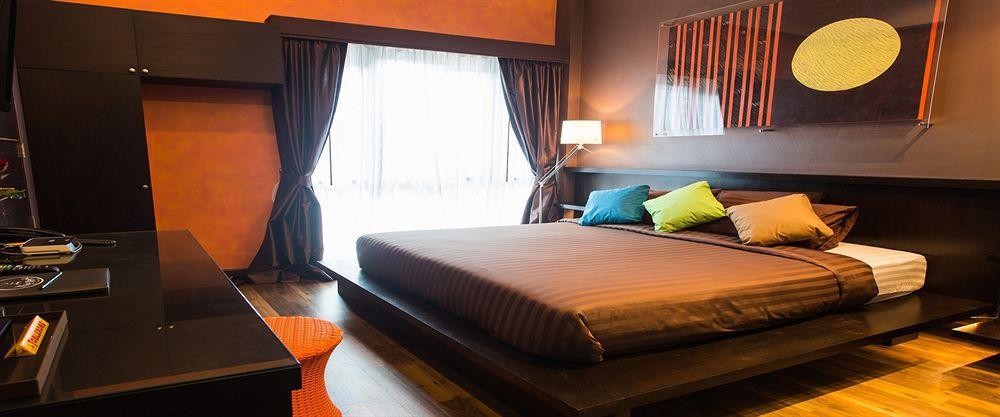 Third Rock Hostel Бангкок Екстер'єр фото