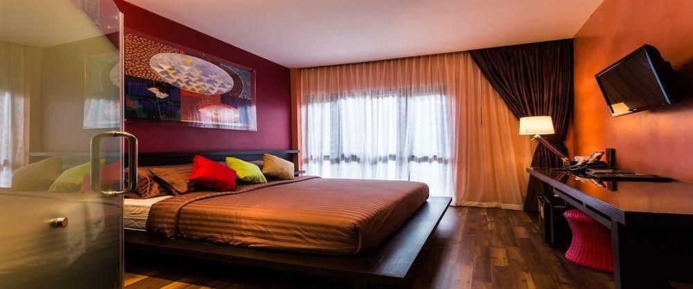 Third Rock Hostel Бангкок Екстер'єр фото
