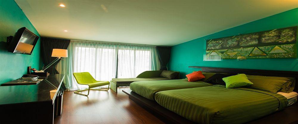 Third Rock Hostel Бангкок Екстер'єр фото