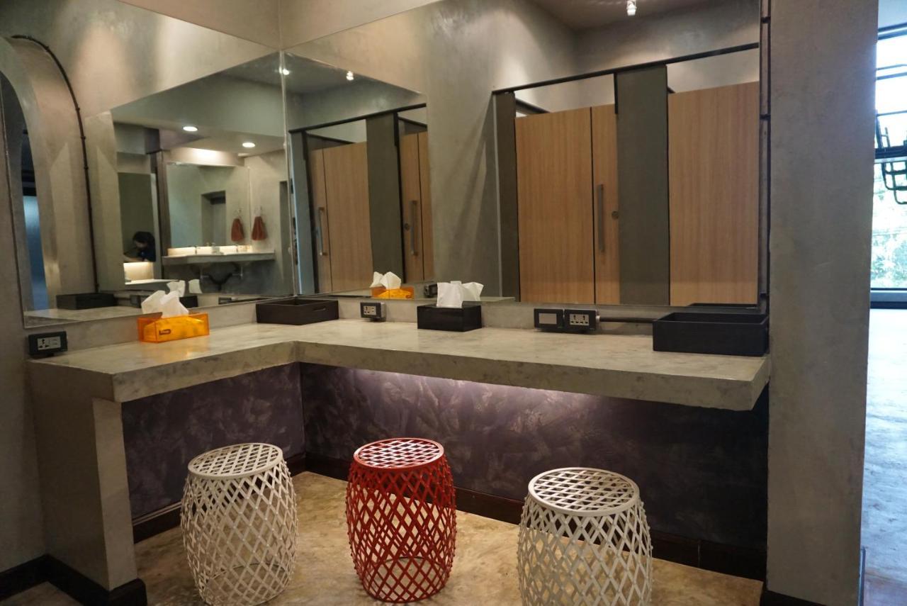 Third Rock Hostel Бангкок Екстер'єр фото