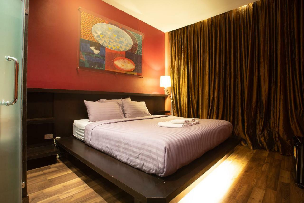Third Rock Hostel Бангкок Екстер'єр фото