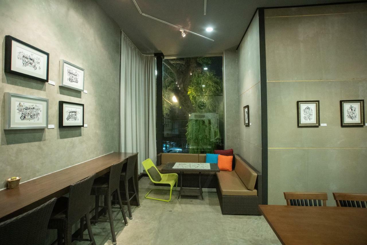 Third Rock Hostel Бангкок Екстер'єр фото